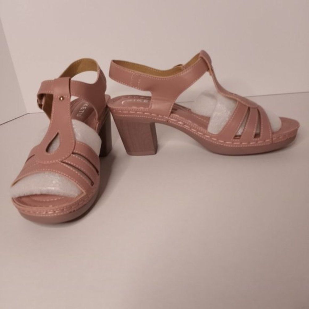 Women's Sandals Size 6.5 Pink Fish Mouth 3"Inch Square Heel Lightweight NWOT